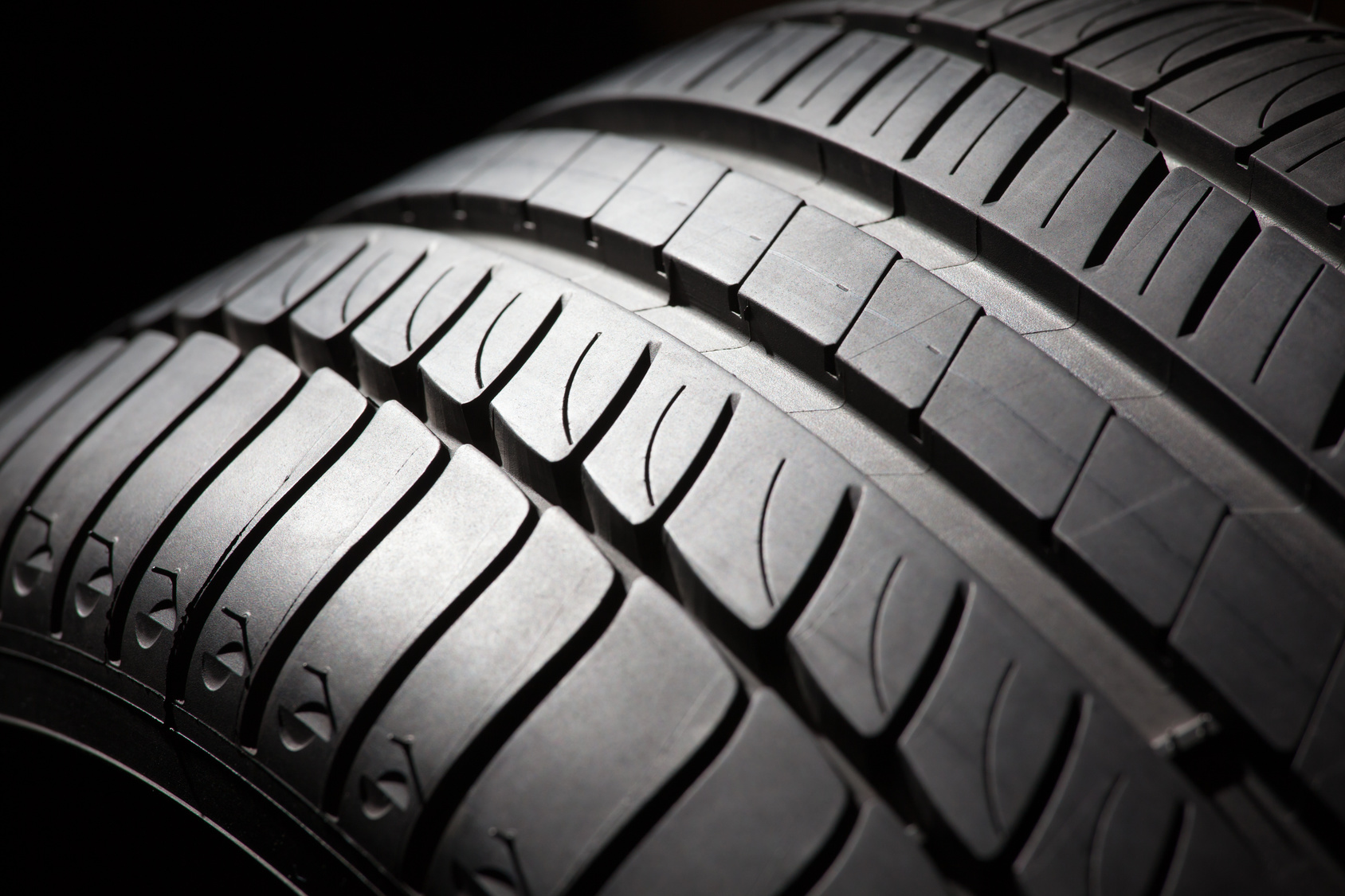 3 Signs It’s Time to Visit Your MA Tire Shop